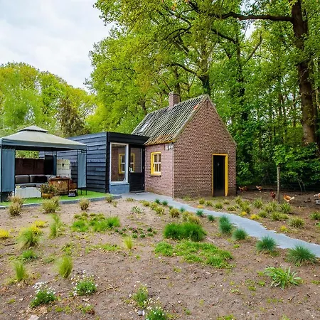 Holiday home Prachtig Gerenoveerd Bakhuis Enerene