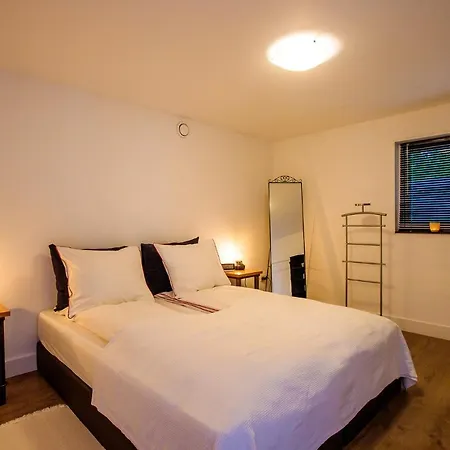 Prachtig Gerenoveerd Bakhuis Enerene Holiday home *
